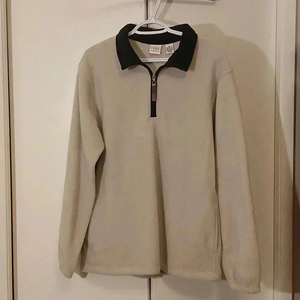 R&R  Sport pull over sweater